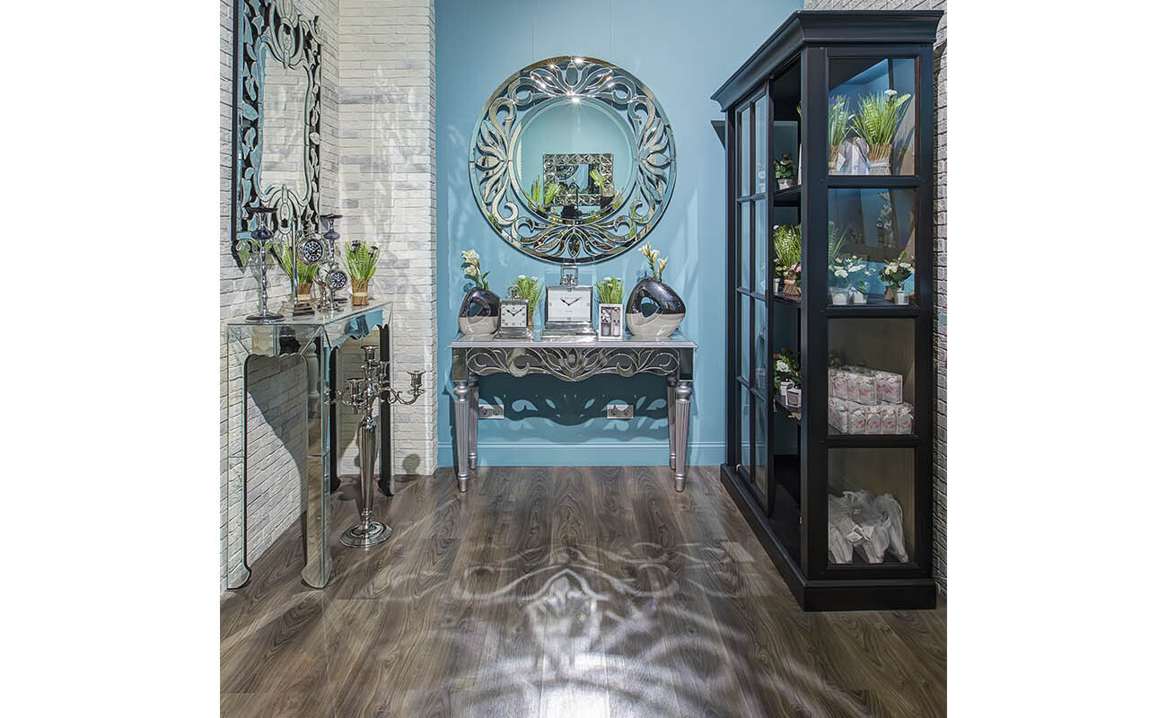 Консоль зеркальная Garda Decor KFC651