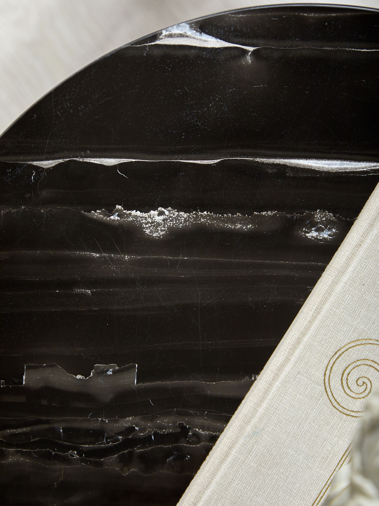 Столик интерьерный с черным мрамором Glasar 54-271