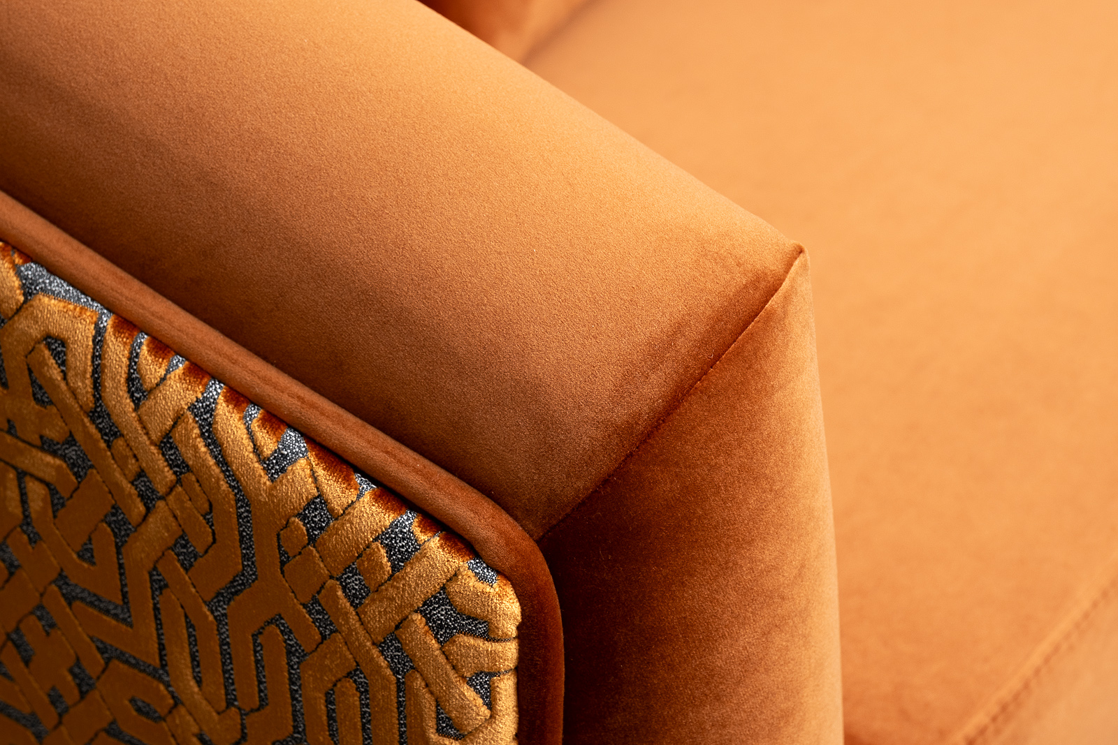 Диван Trevi 230М(К) трехм раскл с кантом оранж Pad32+Lattice ORANG 232*103*88 Garda Decor TREVI-230M-Pad32+Lattice ORANG