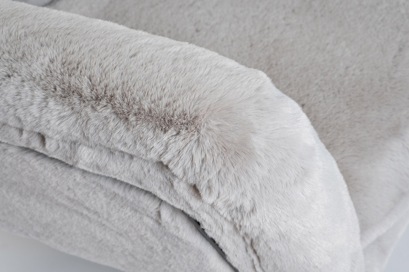 Кресло серое искусственный мех Garda Decor 48MY-2636 GRE