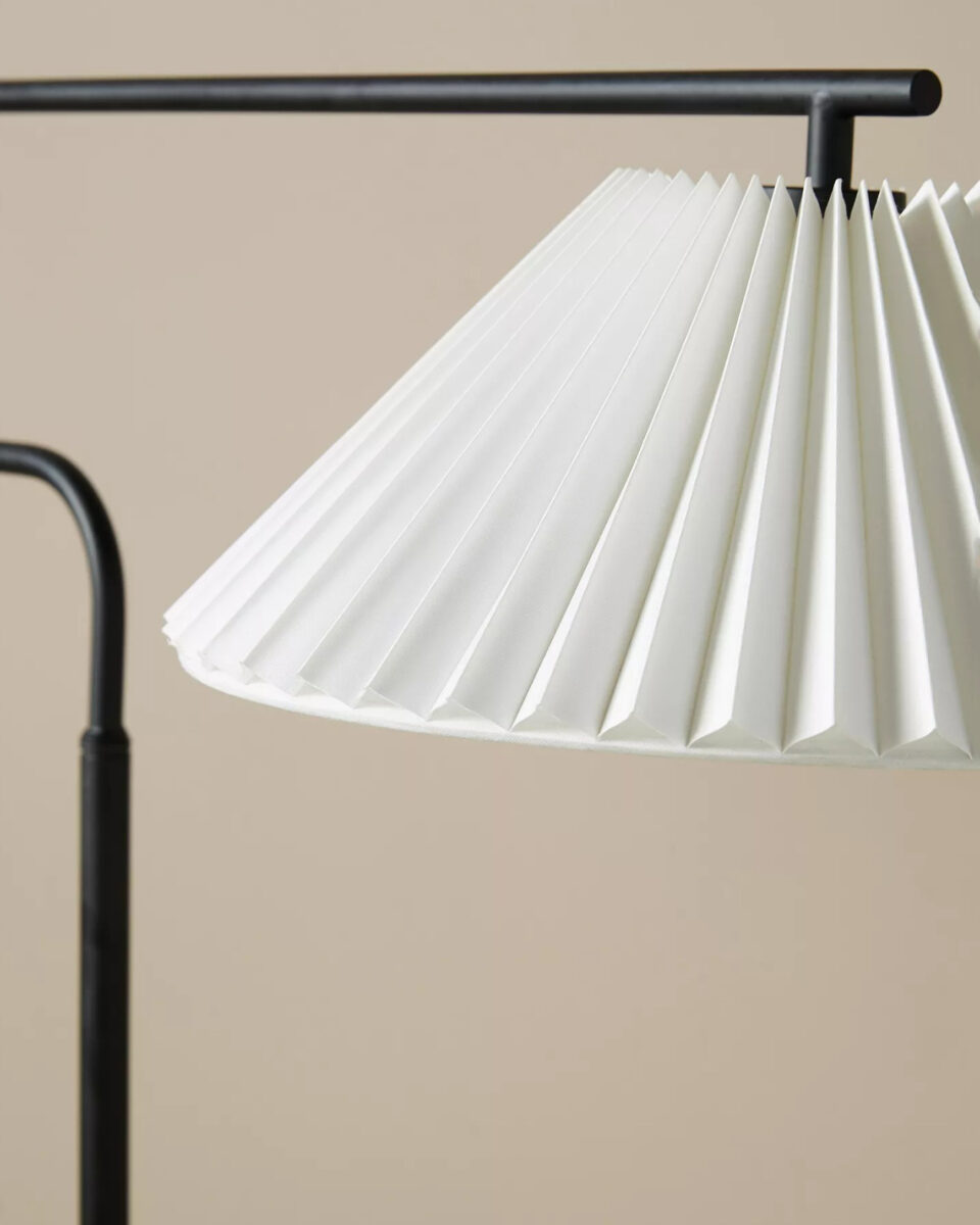 Чёрная напольная лампа Харриет Louvre Home LHLFL290324SWL