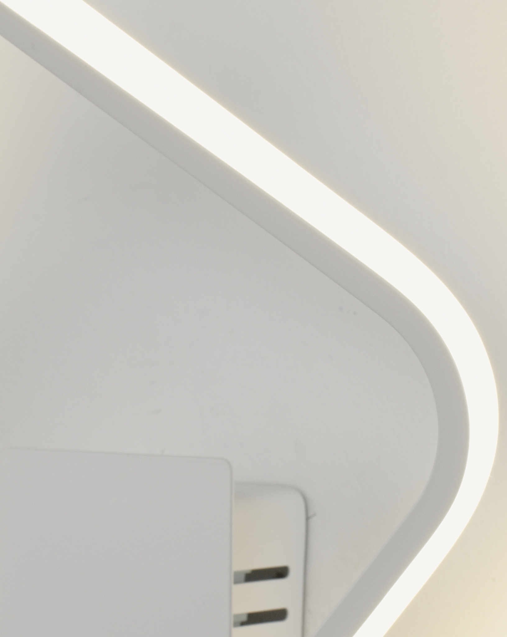 Настенный светильник Moderli V2700-WL Vivienne LED 13W