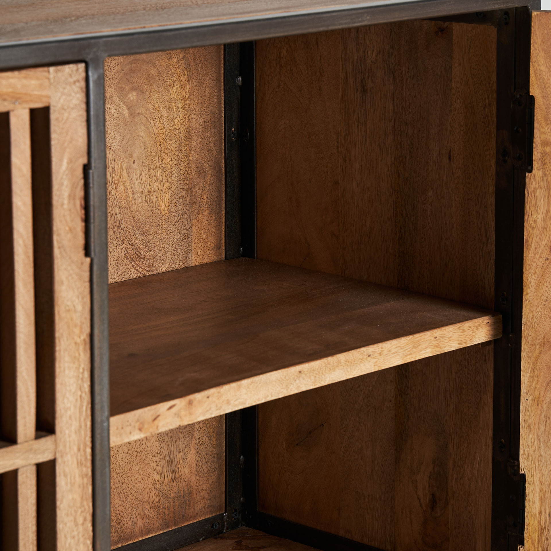 Сервант Gaffney Vical