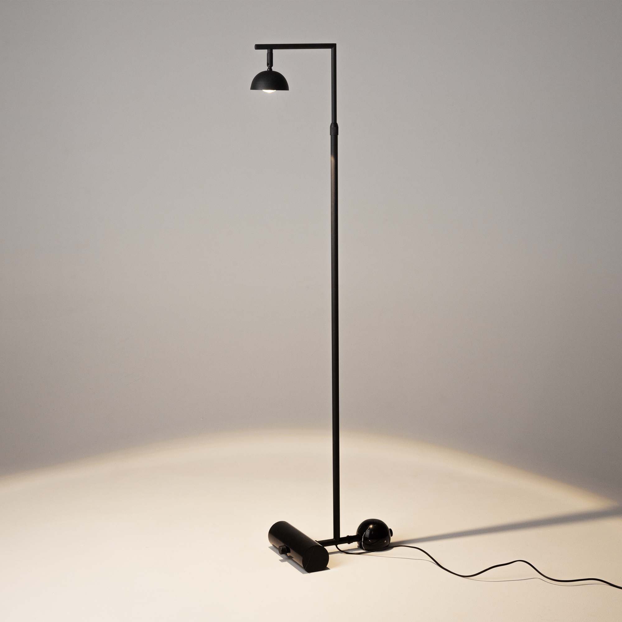 Напольный светильник (торшер) Maytoni MOD372FL-L10B3K