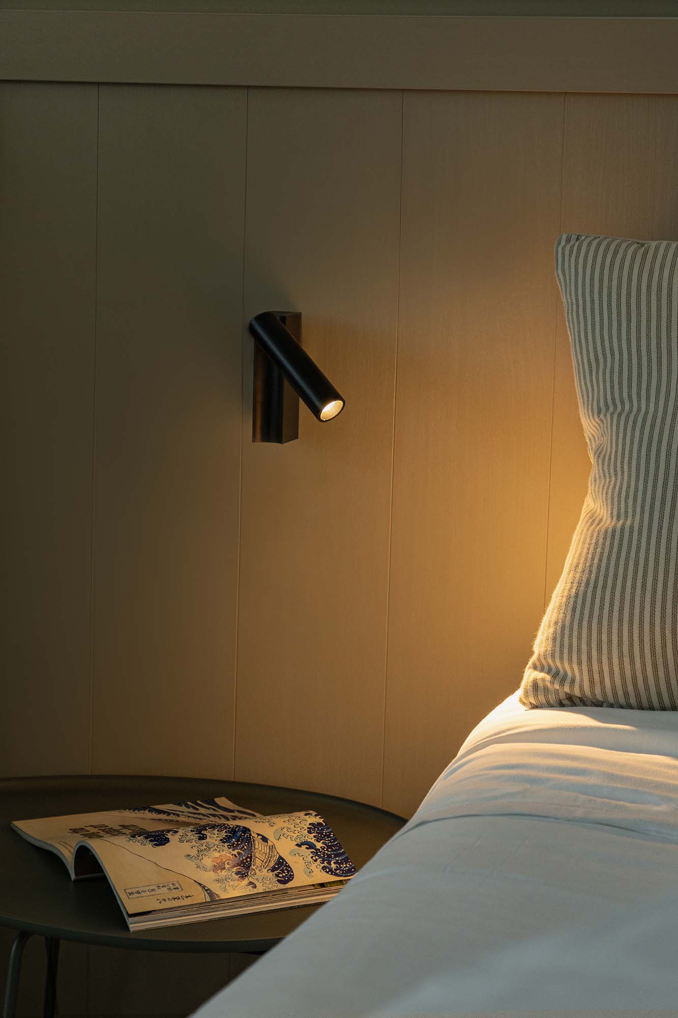 Бра с ридером CRONOS LECTOR NEGRO LED 4W 2700K Faro
