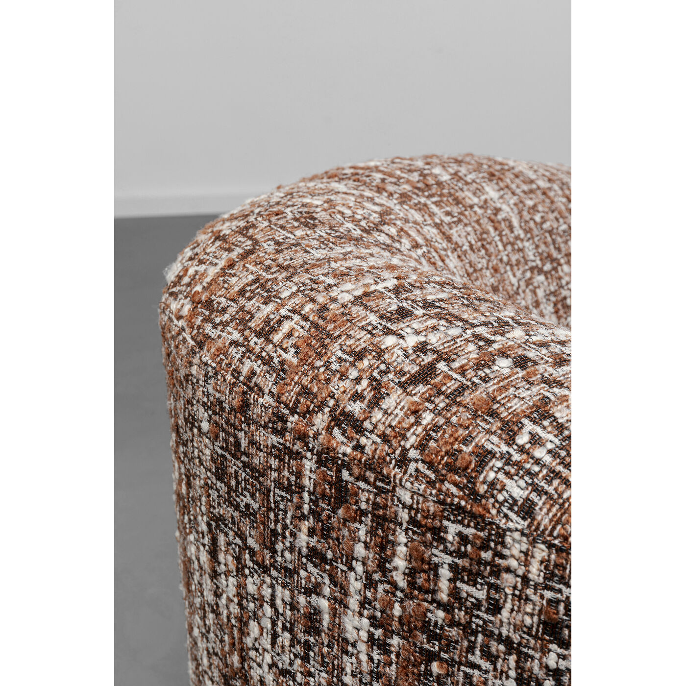 Диван трехместный Livia Melange Brown KARE 87912