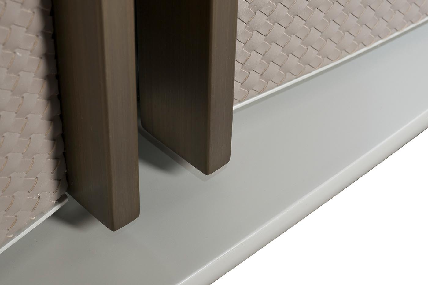 Комод Bel Air плетеная экокожа/стекло Garda Decor 58DB-CH19263