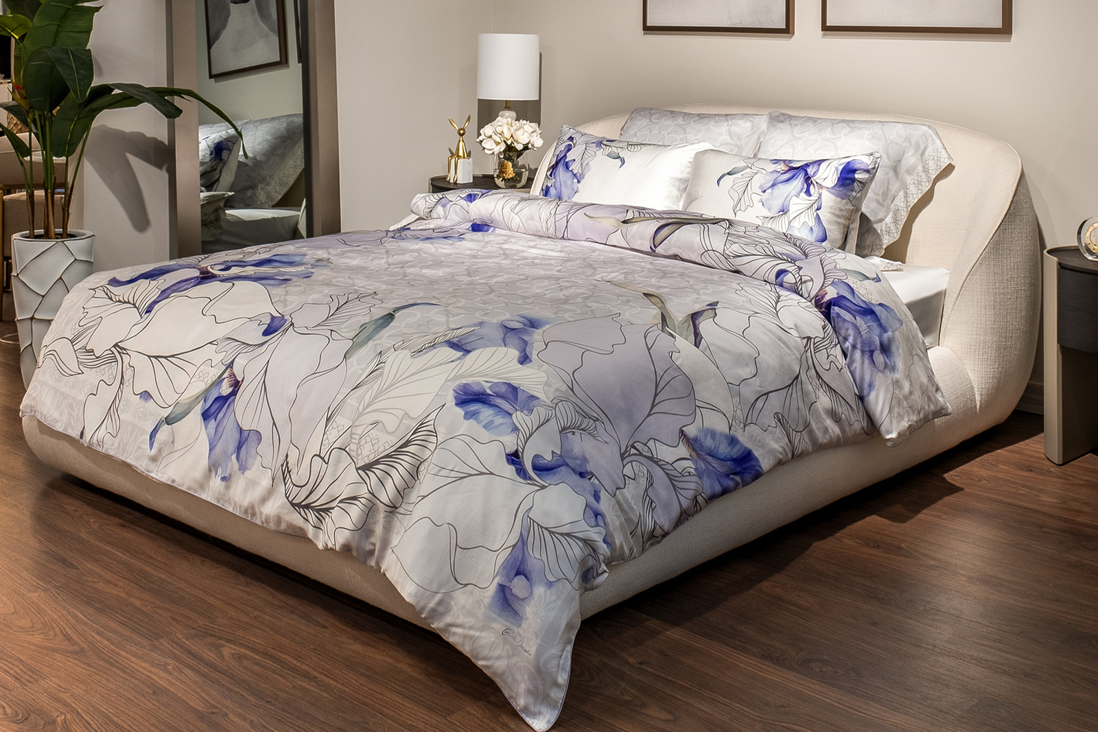 Комплект постельного белья Ирисы, тенсель (145*210-1шт, 50*70-2шт) Garda Decor 180JOD-18031