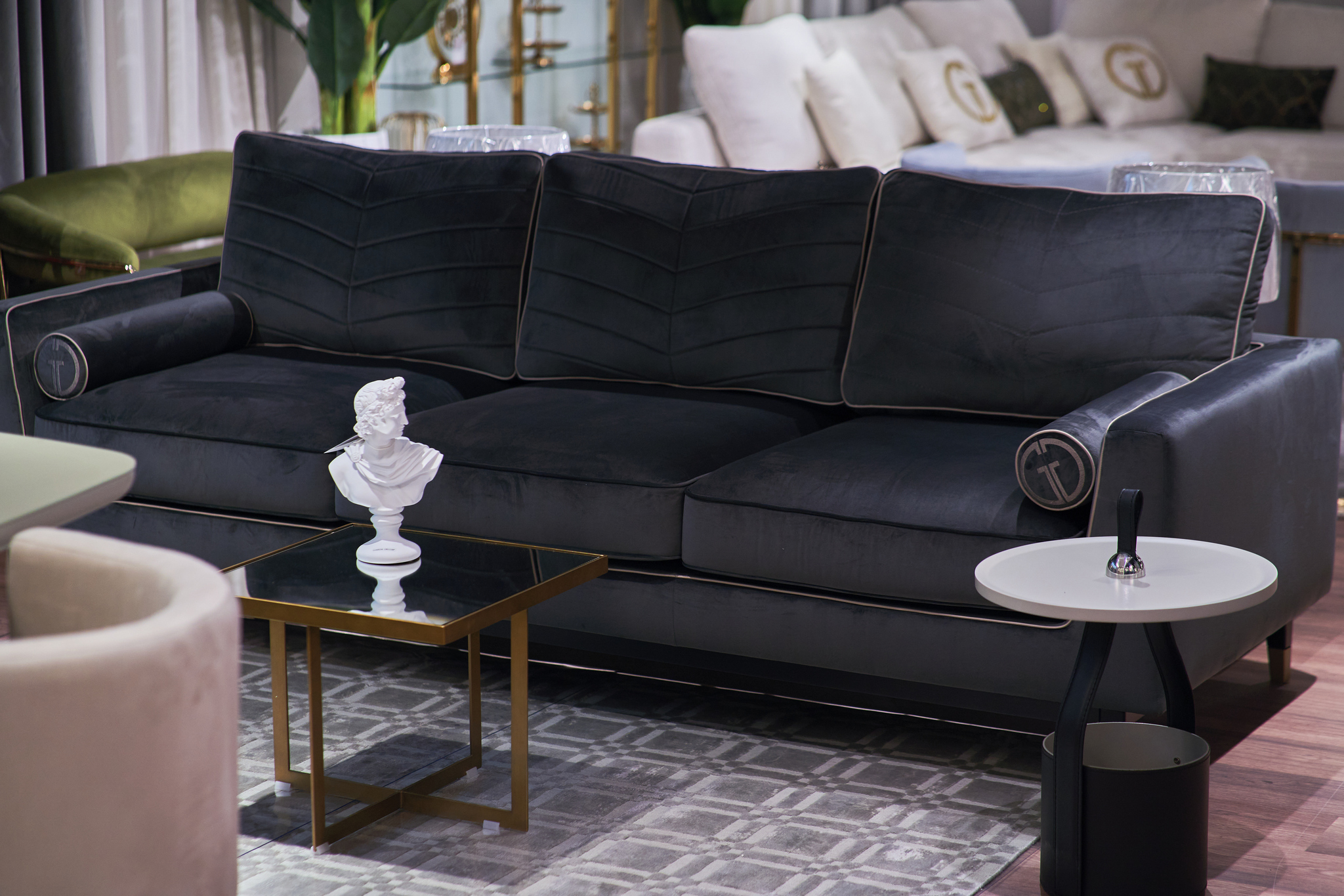 Диван Madrid Memory трехместный велюровый серый с кантом Garda Decor MADRID-Mem2K-СЕР-Riv96+Atl126
