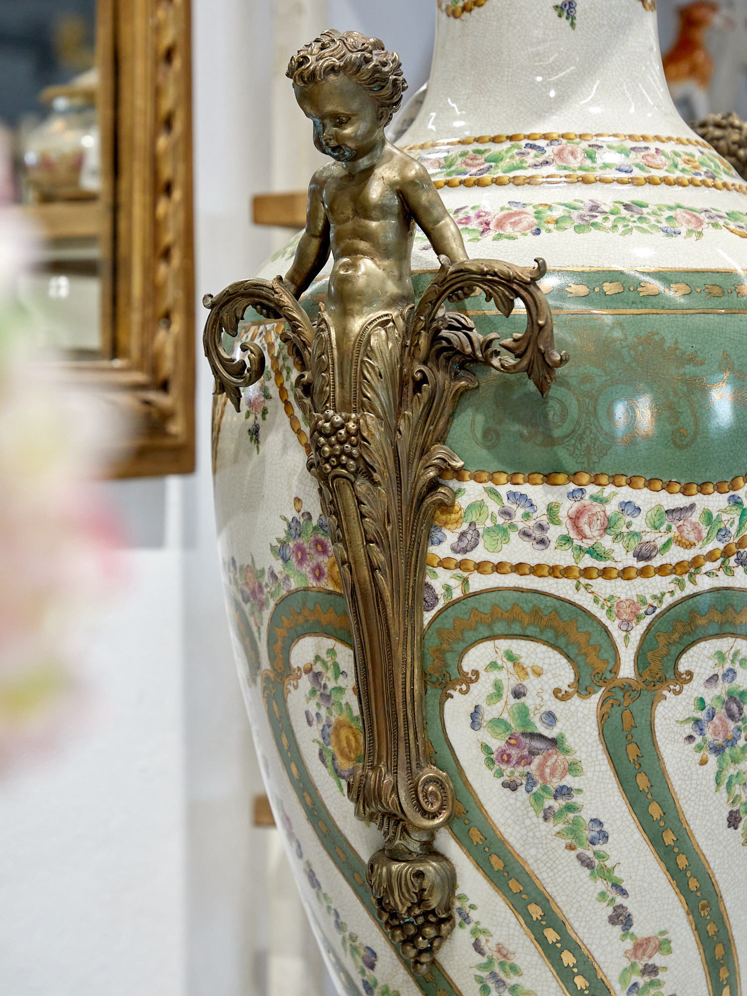 Ваза с крышкой Glasar J526C/X2537E