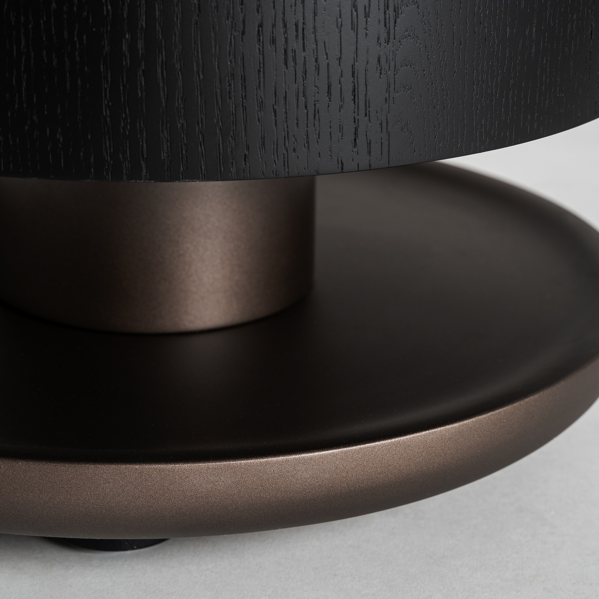 Приставной столик Breil черно-белый Vical