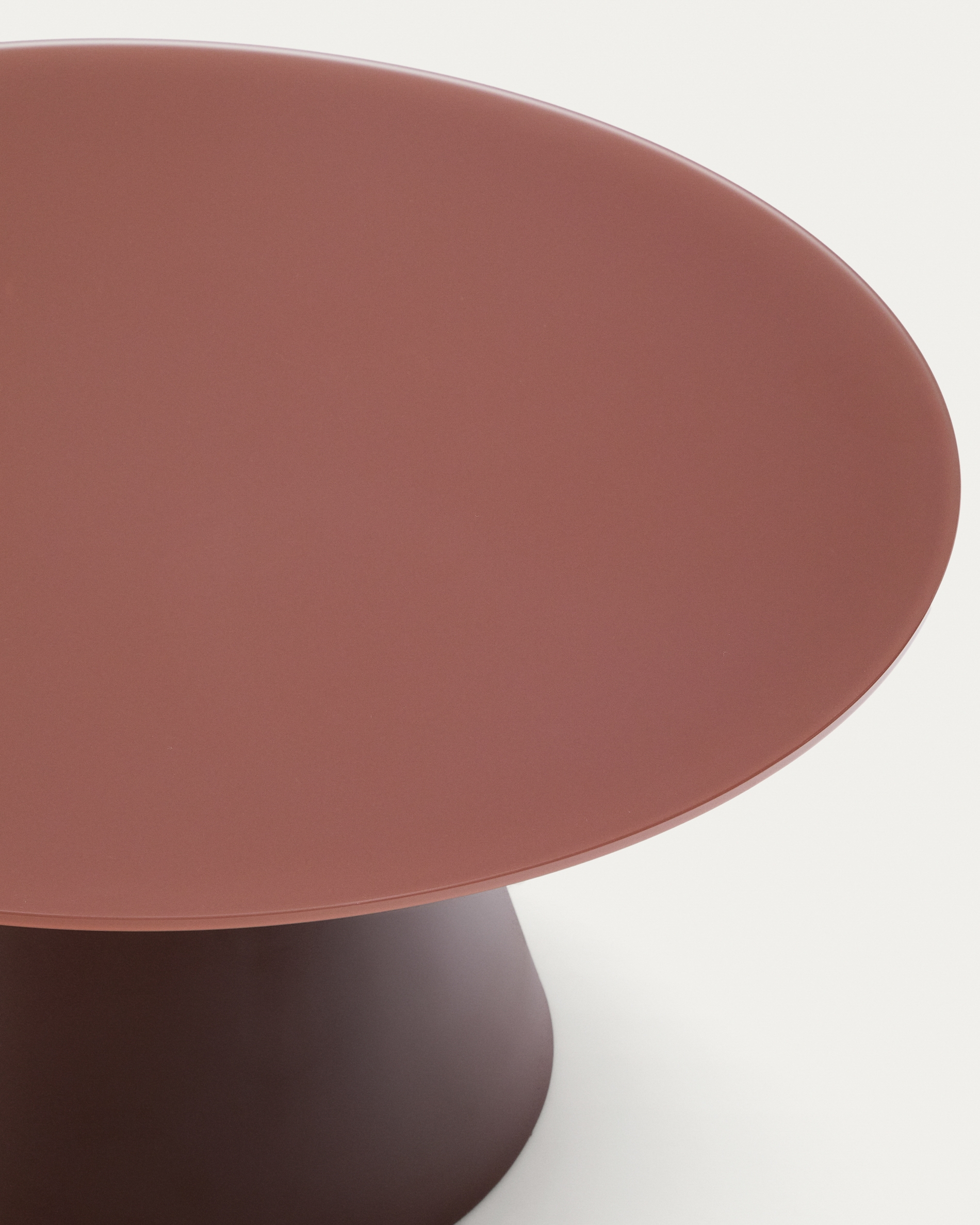 Журнальный столик Wilshire из стекла и стали терракотовый Ø80cm La Forma 253563