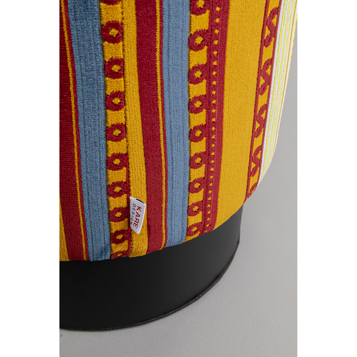 Пуф Cherry Very British Black Ø36cm KARE 70418