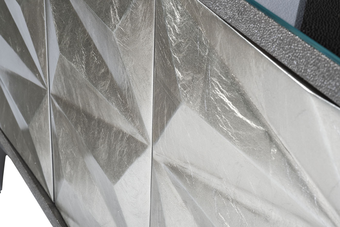 Комод с рельефным фасадом, отделка под ската Garda Decor ART-2927-S