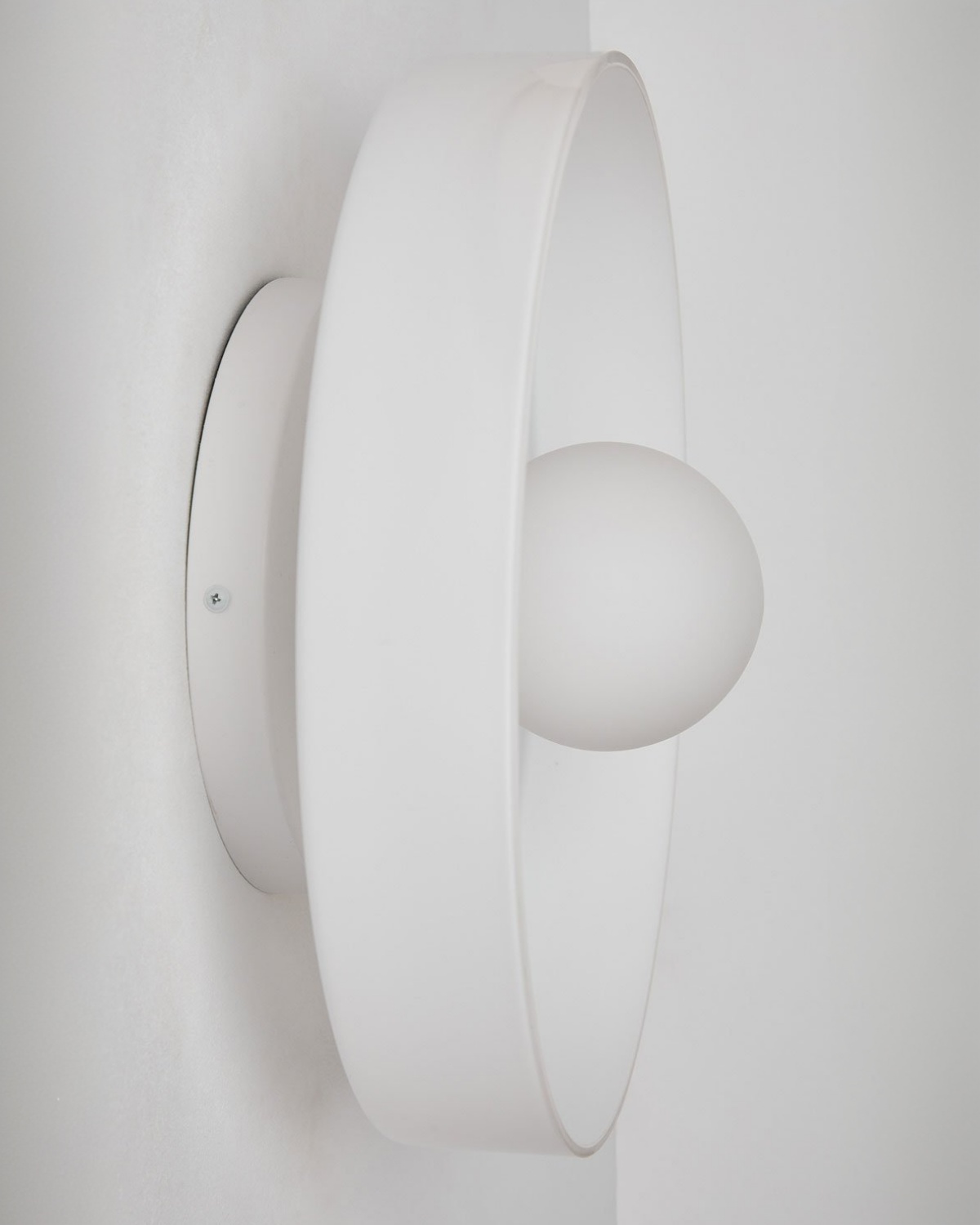 Белый настенный светильник Кассель - Ø 35 см. Louvre Home LHLSC520324SWL