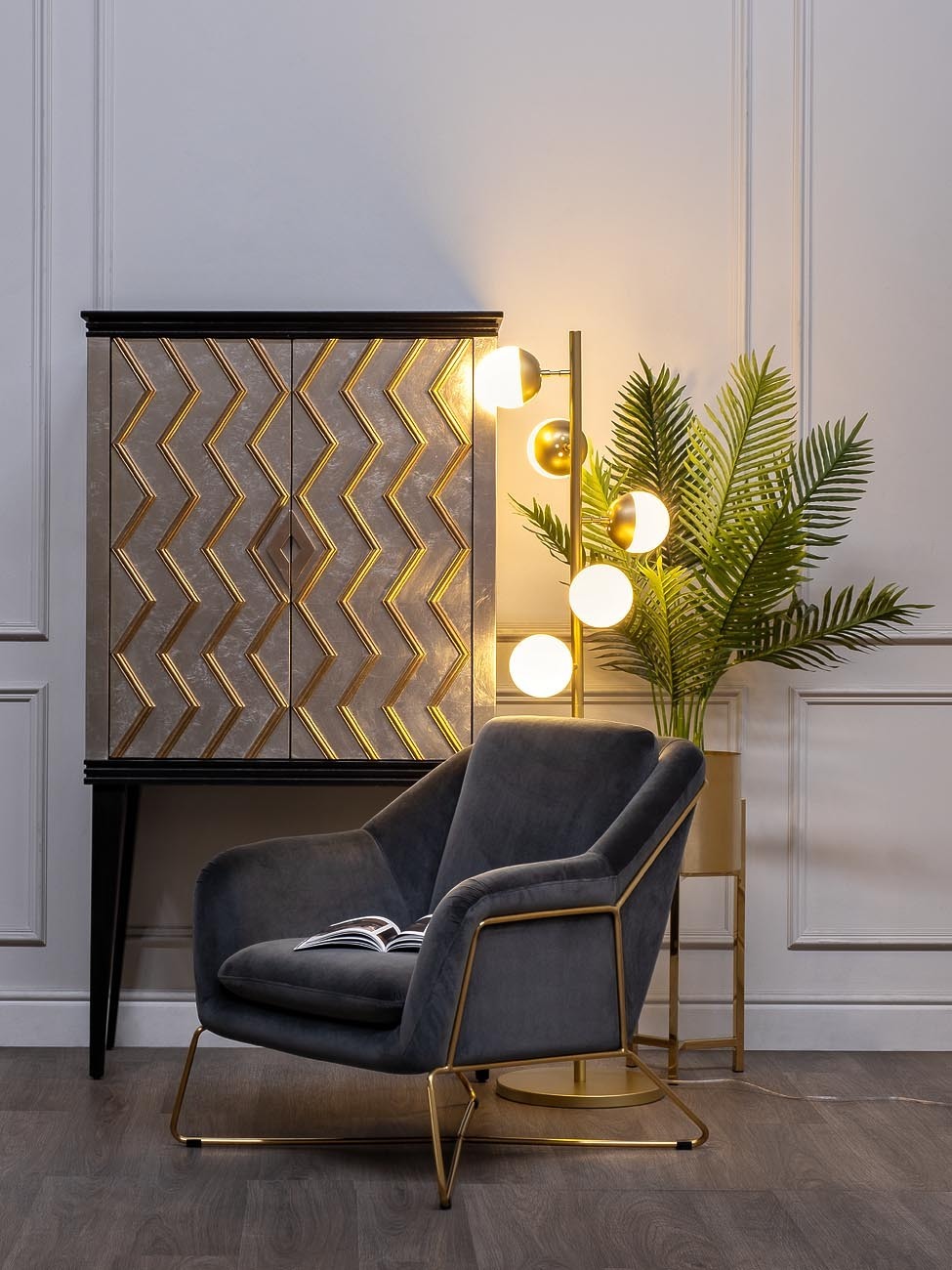 Кресло на металлическом каркасе велюровое серо-зеленое Garda Decor 46AS-AR2976-GR