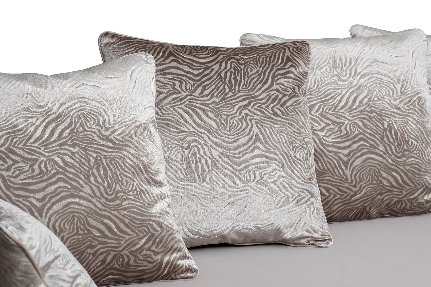 Диван Mores трехместный раскладной вельвет бежевый Garda Decor MORES(K)-2K-СЕРО-БЕЖ-Velv SBEG+Velv ECRU+Umbr SBEG