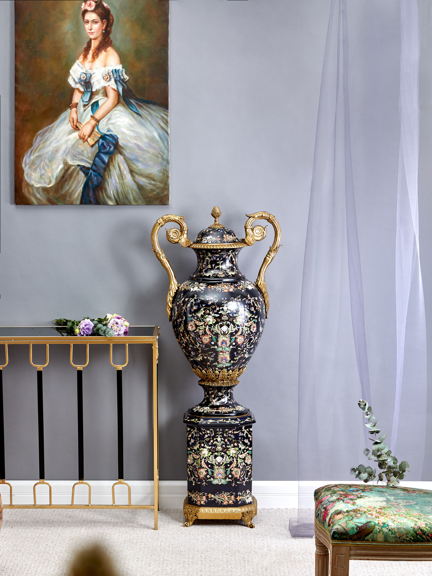 Ваза с крышкой на пьедестале Glasar J904HC/BK2250