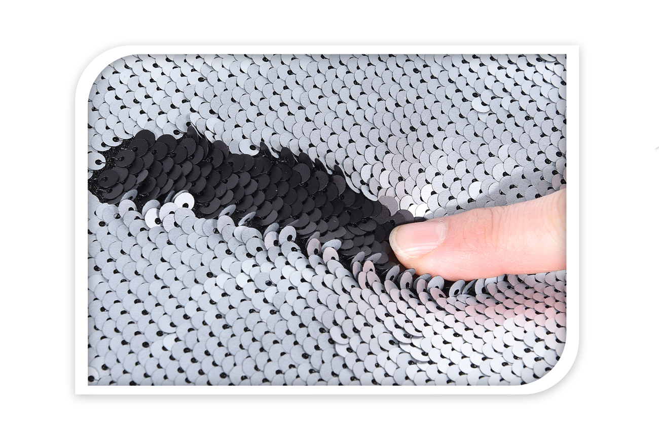 Подушка с пайетками серебристая/черная Garda Decor ASH507010