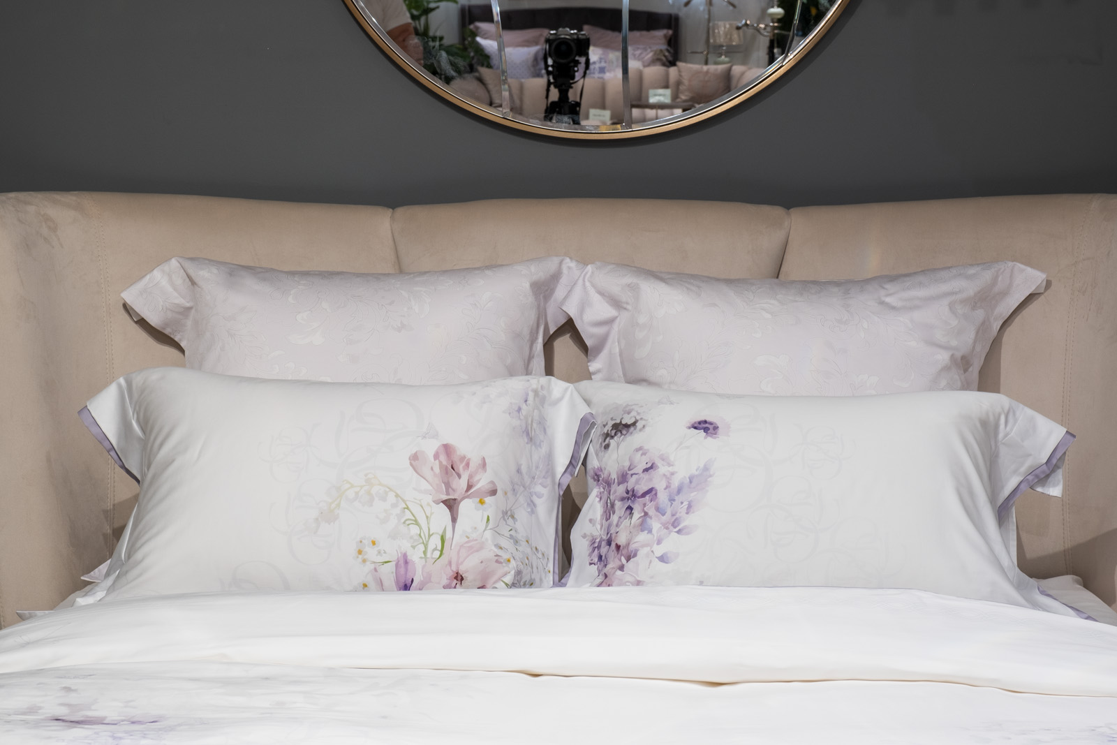 Комплект постельного белья "Фиори" сиренево-белый 145х210см с наволочками 50х70см Garda Decor 130HB-00072