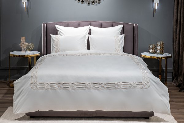 Комплект постельного белья Паллада с вышивкой кинг сайз золотой Garda Decor 175SMR-17505