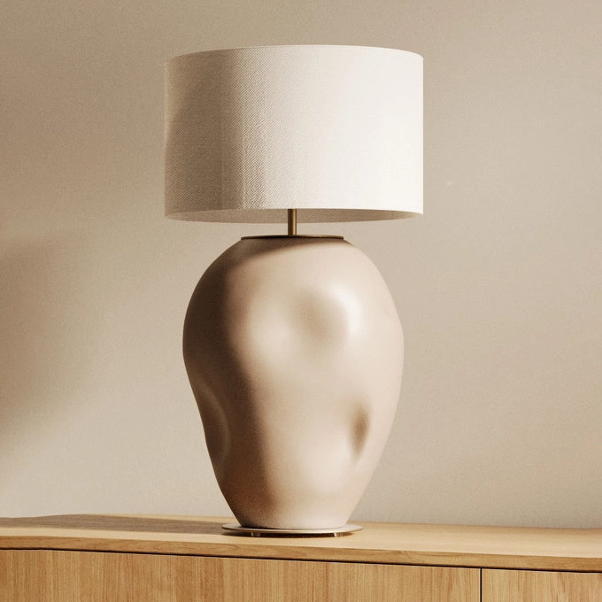 Настольная лампа Ural матовая латунь, керамика taupe с белым абажуром 801011/47 Aromas del Campo
