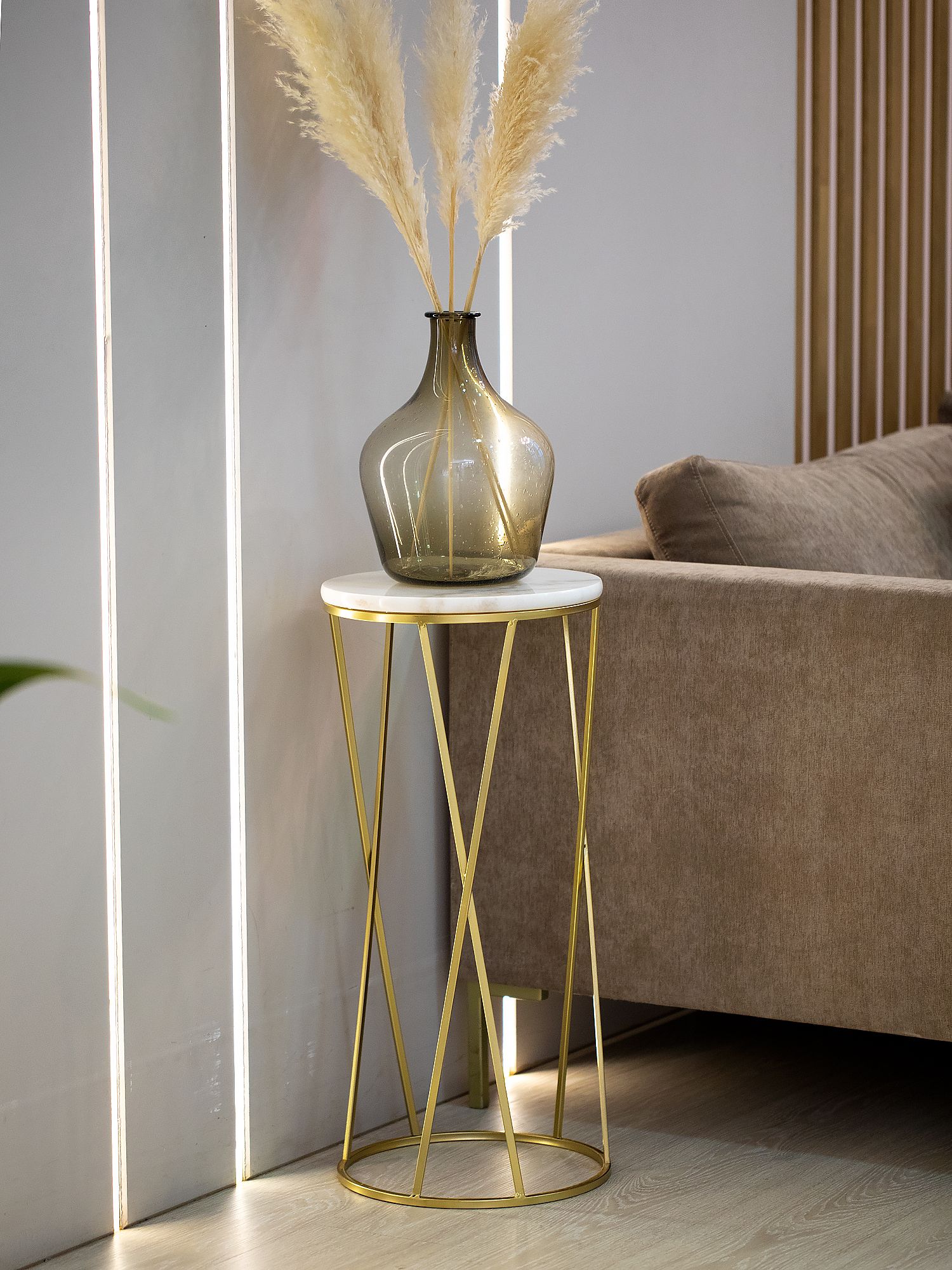 Столик приставной с белым мрамором Glasar 54-014