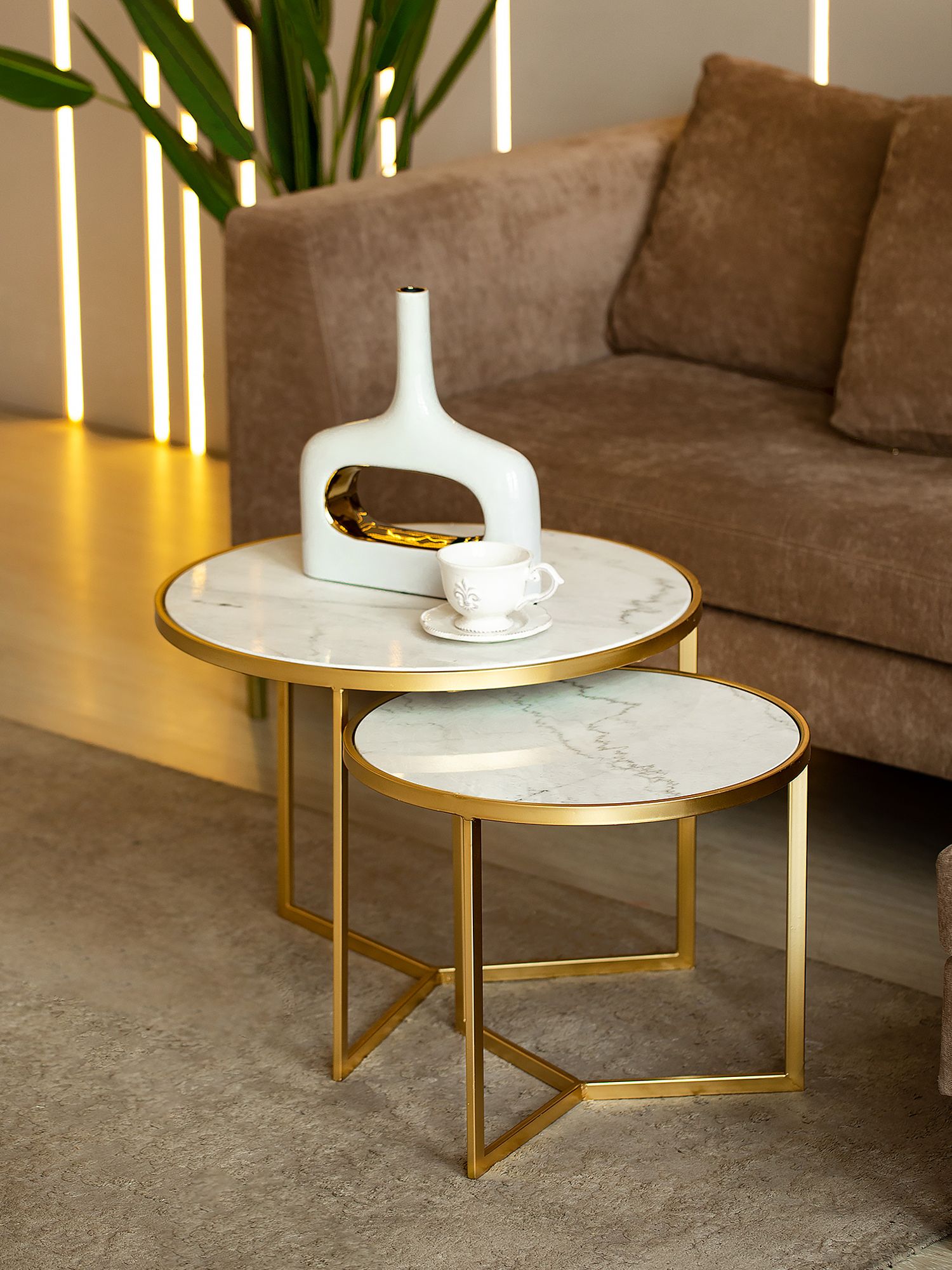 Столики кофейные с белым мрамором, набор Glasar 54-009/008