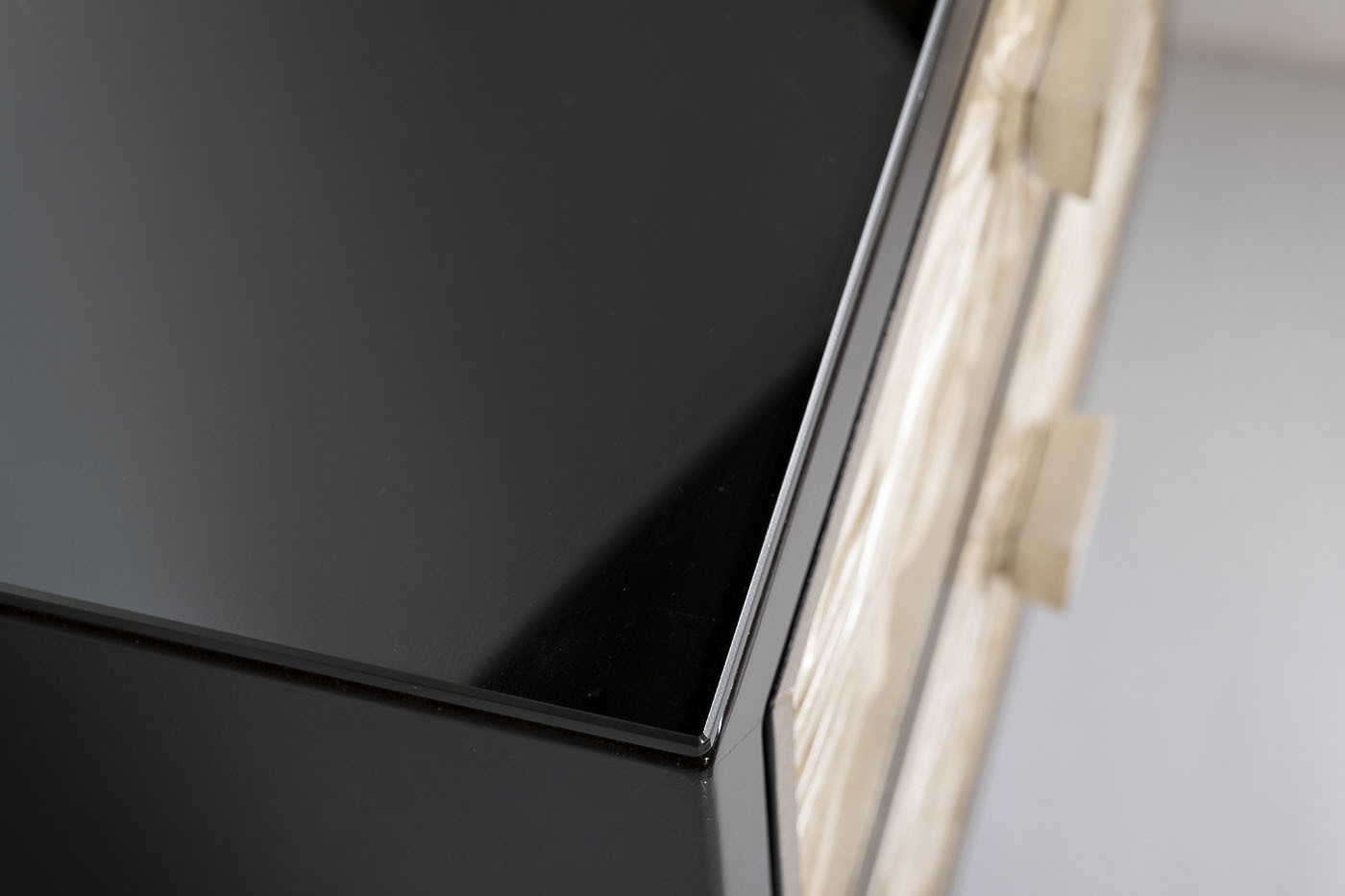 Тумбочка с выдвижными ящиками Garda Decor ART-2921-E