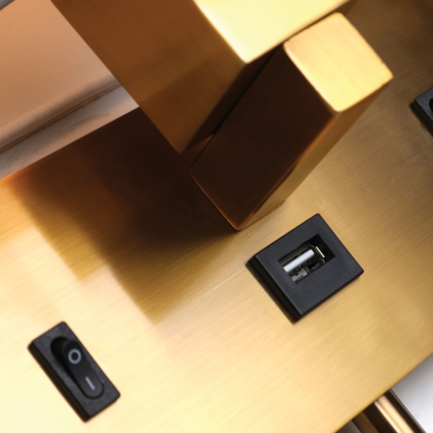 Настенный светильник Favourite 2225-2W