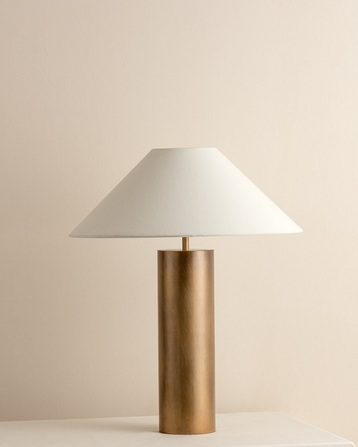 Настольная лампа Лиам с цилиндрическим основанием Louvre Home LTL736611MGI