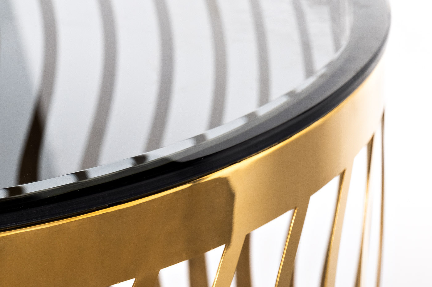 Стол журнальный Wave тонир.стекло/золото Garda Decor GY-ET8149GOLD