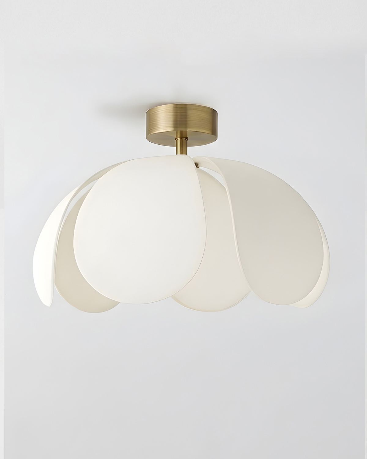 Золотистый потолочный светильник Флэк с белым абажуром Louvre Home LFM100825SWL