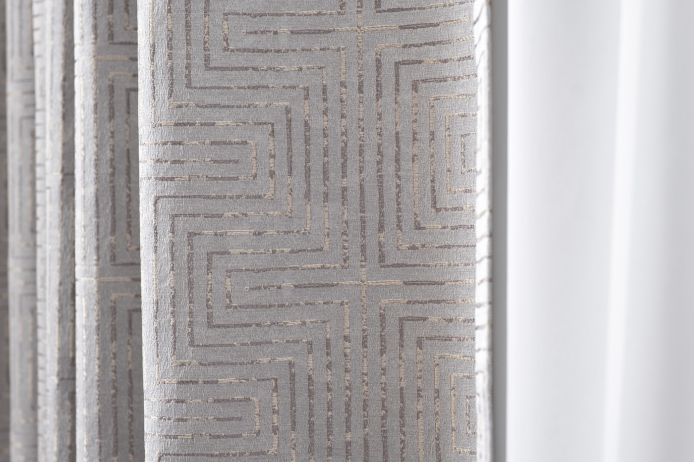 Портьера Gloss 275х260см серая Garda Decor 121GD-00005