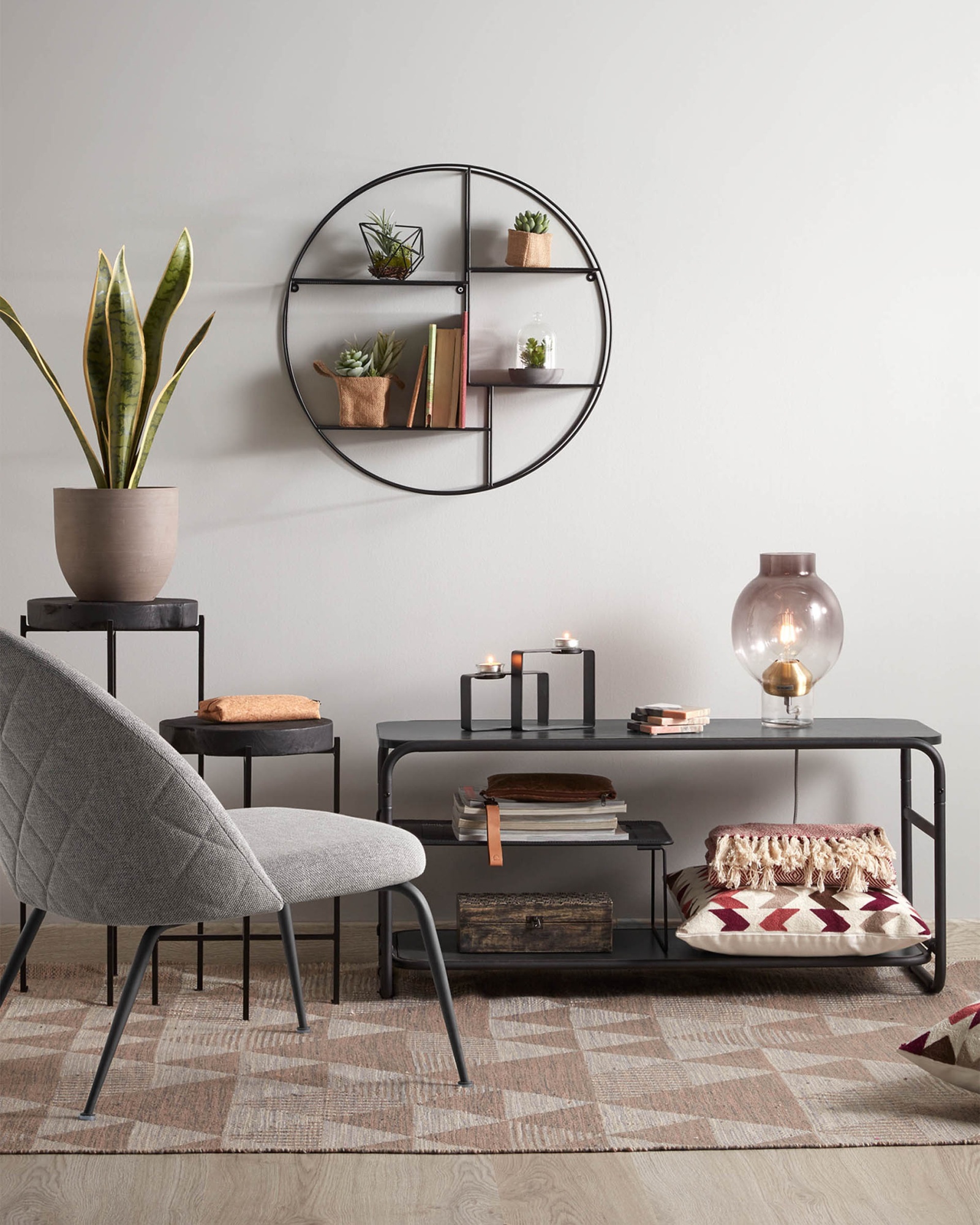 Полка Across Ø60 металл черный La Forma (ex Julia Grup)