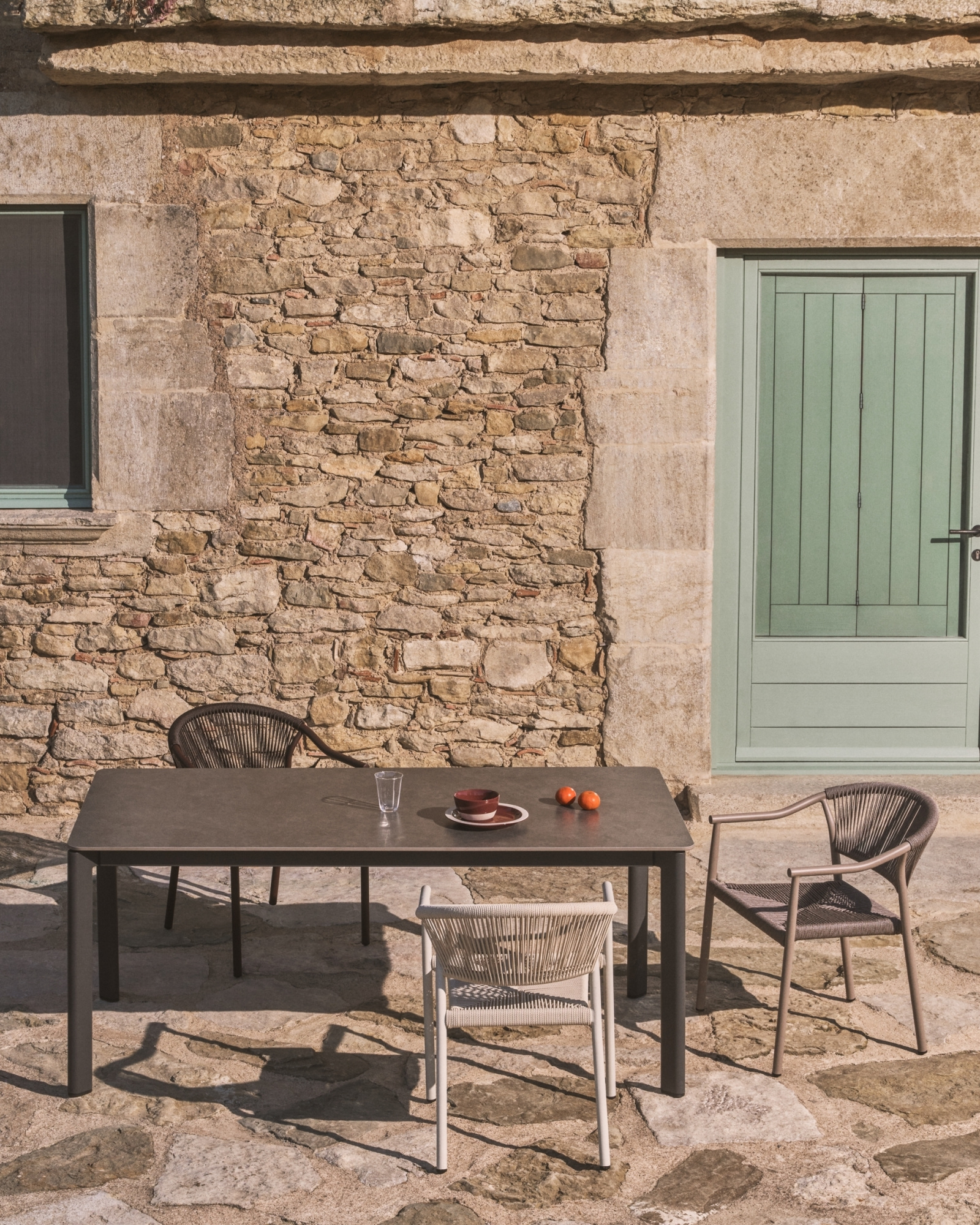 Уличный стол Anafi с графитовой столешницей из спеченного камня, 220 x 100 см La Forma 482167