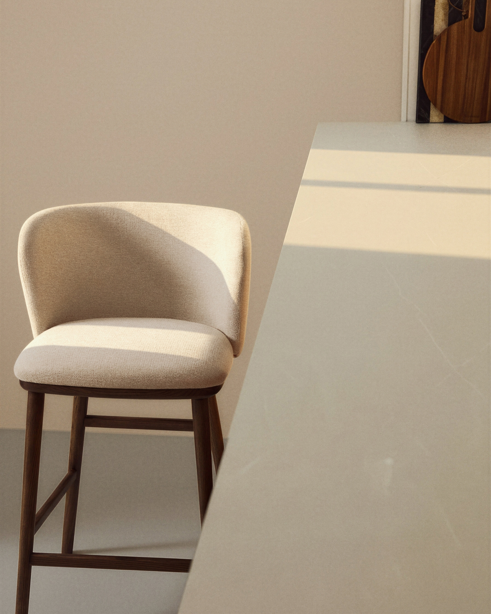 Полубарный стул Ciselia из бежевого шенилла с ножками из ясеня в отделке орех La Forma 463521