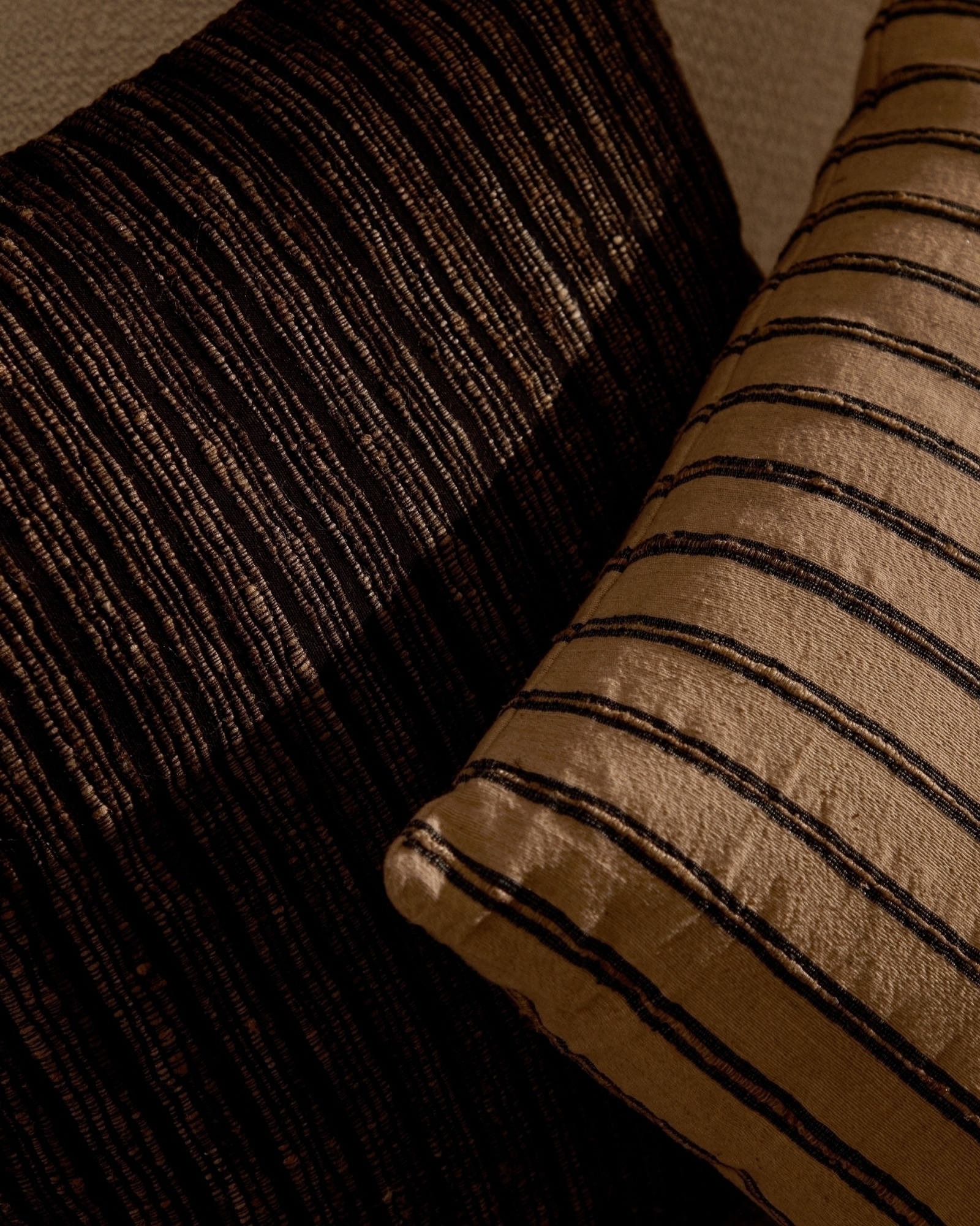 Caliu Чехол для подушки серо-бежевый шелк и хлопок 45 x 45 см La Forma (ex Julia Grup)