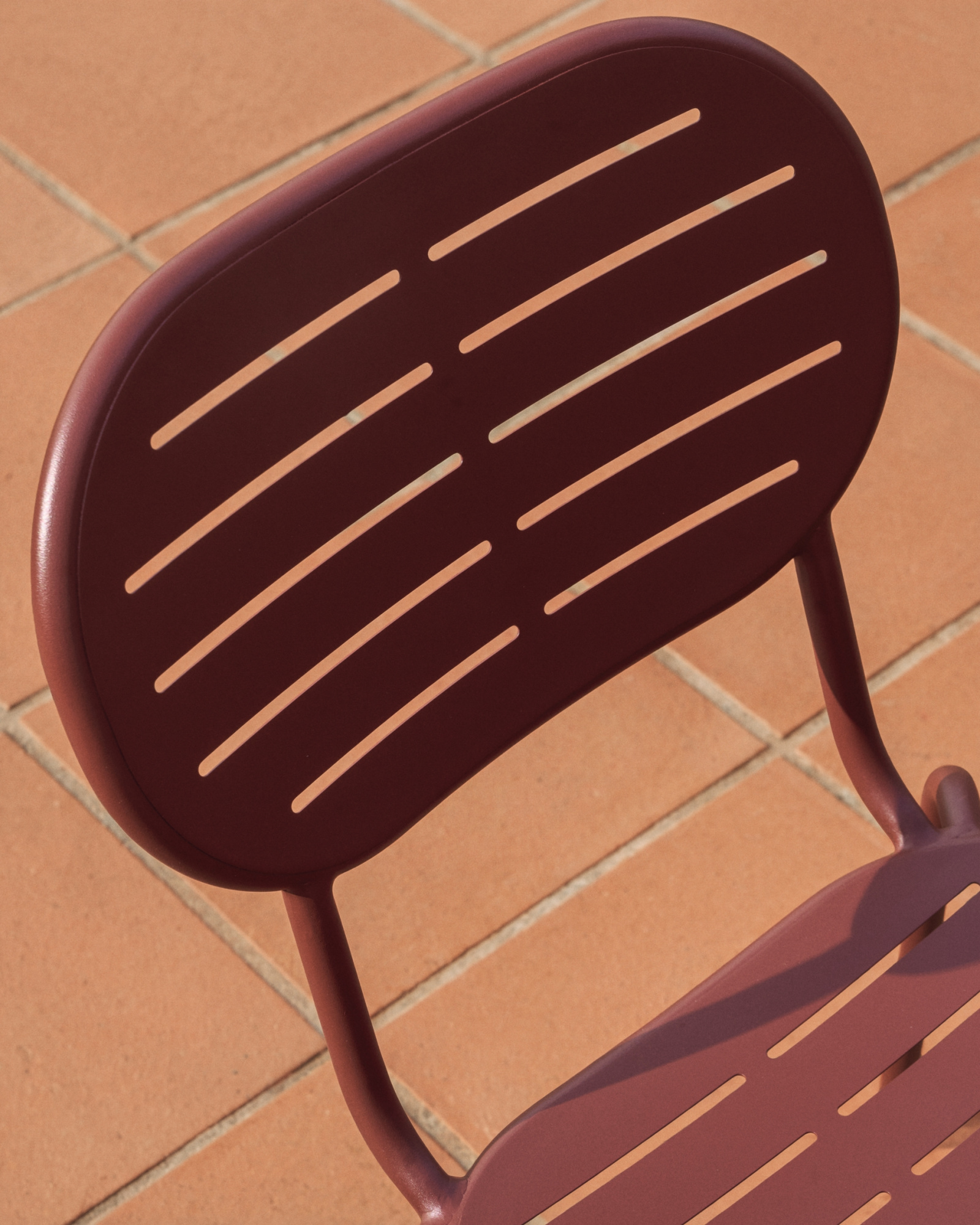 Уличный стул Brai из оцинкованной стали бордового цвета La Forma 482199