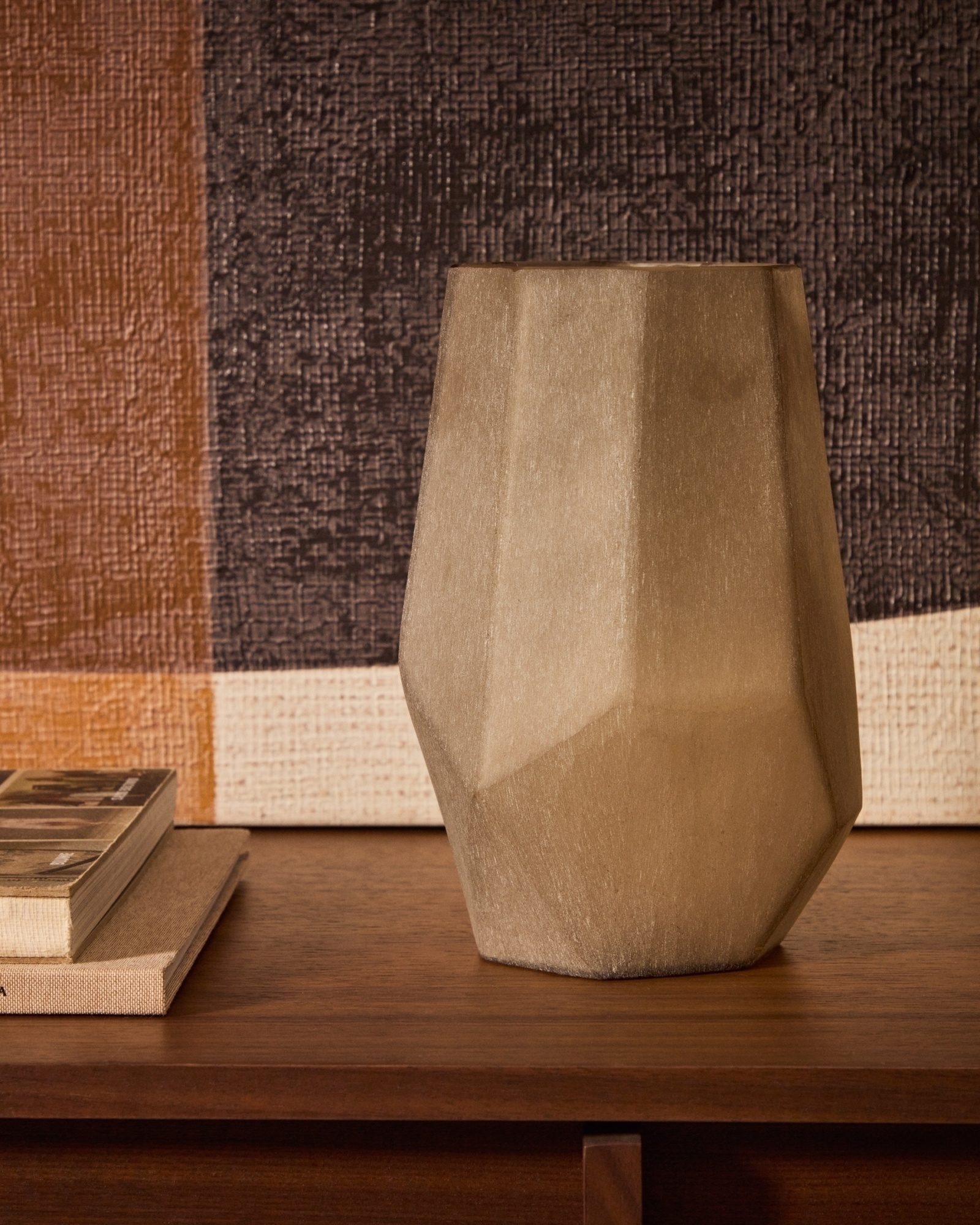 Ваза Arai серая из переработанного стекла 22 см La Forma (ex Julia Grup)