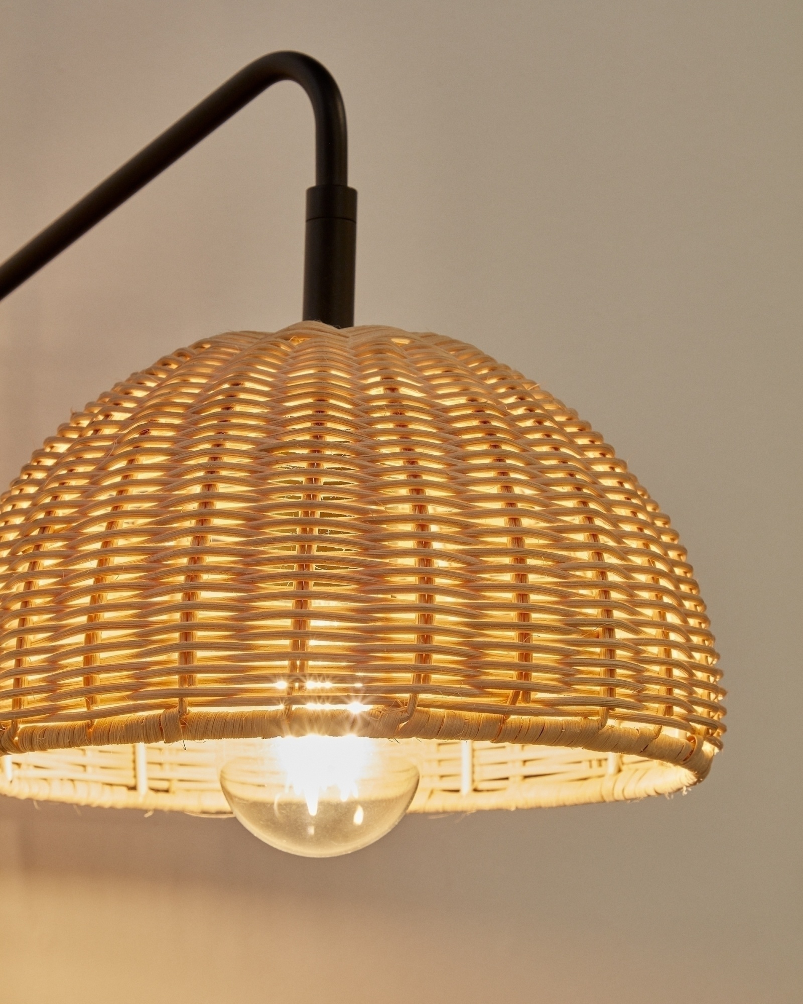 Damila Настенный светильник из ротанга и черного металла La Forma (ex Julia Grup)