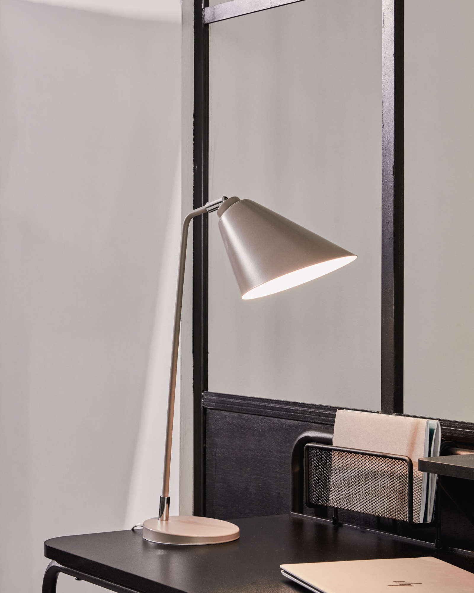 Письменный стол Foreman 98 x 48 черный La Forma (ex Julia Grup)