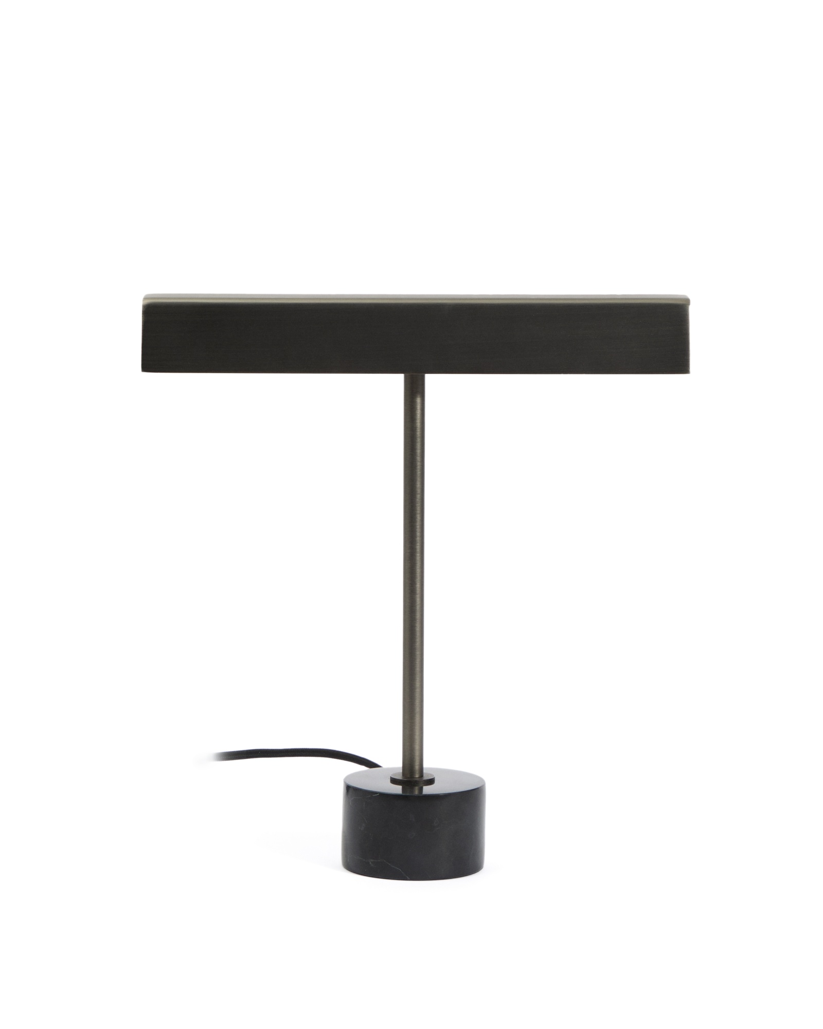 Настольная лампа Lynor из черного металла с основанием из черного мрамора La Forma (ex Julia Grup)
