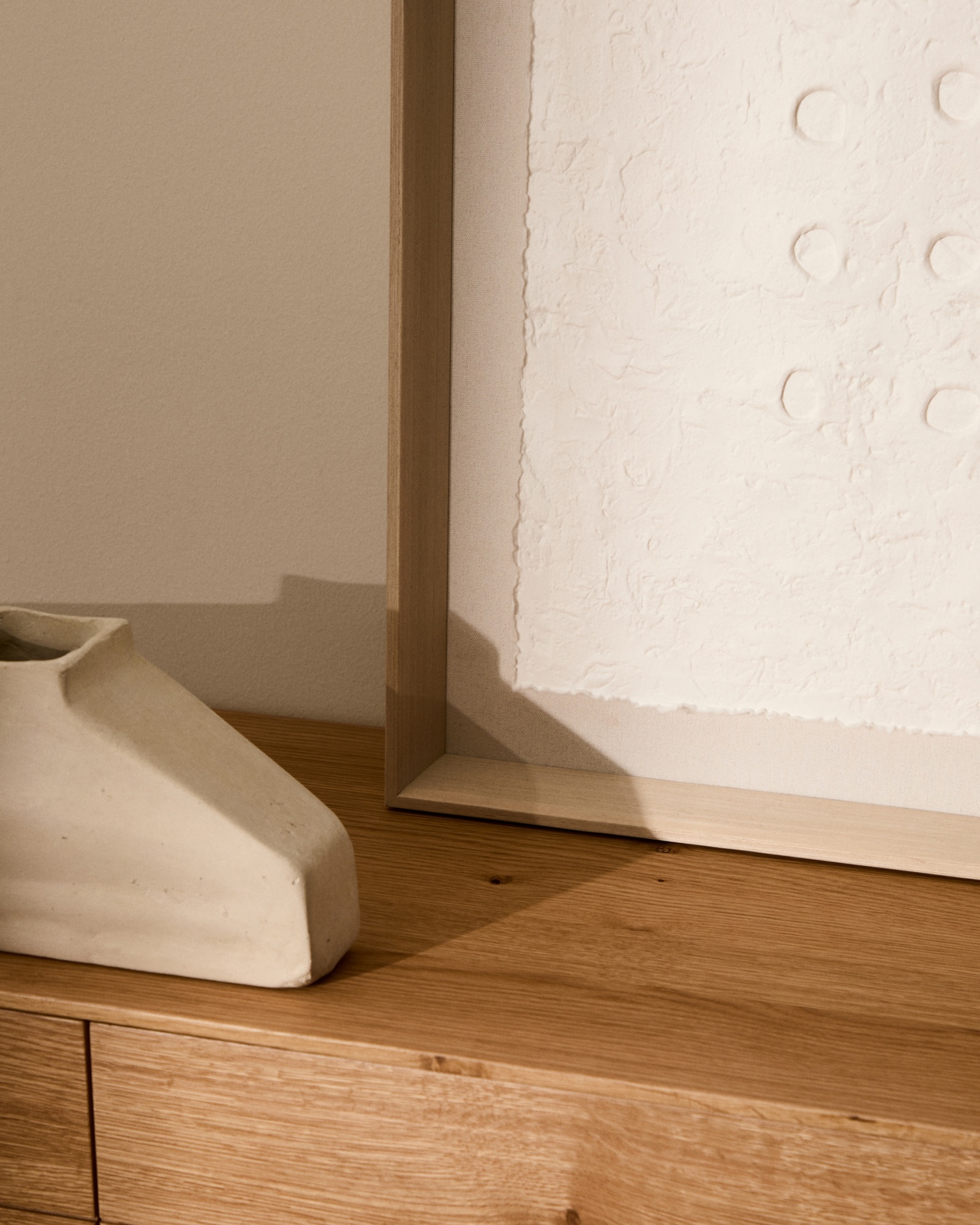 Olvin Абстрактная картина на белой бумаге с рельефным рисунком 73,6 x 93,6 см La Forma (ex Julia Grup)