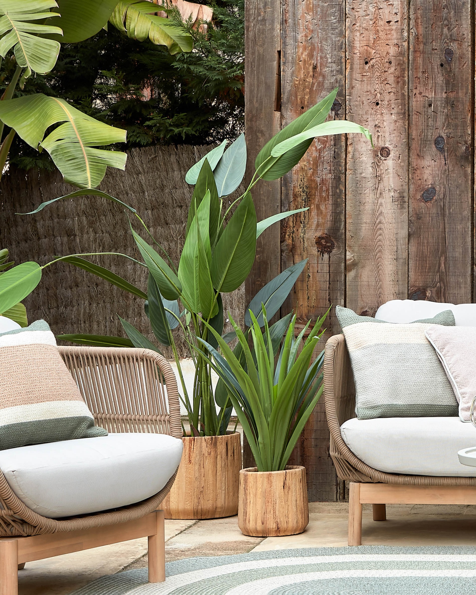 Кресло Catalina из бежевой веревки и массива акации La Forma (ex Julia Grup)