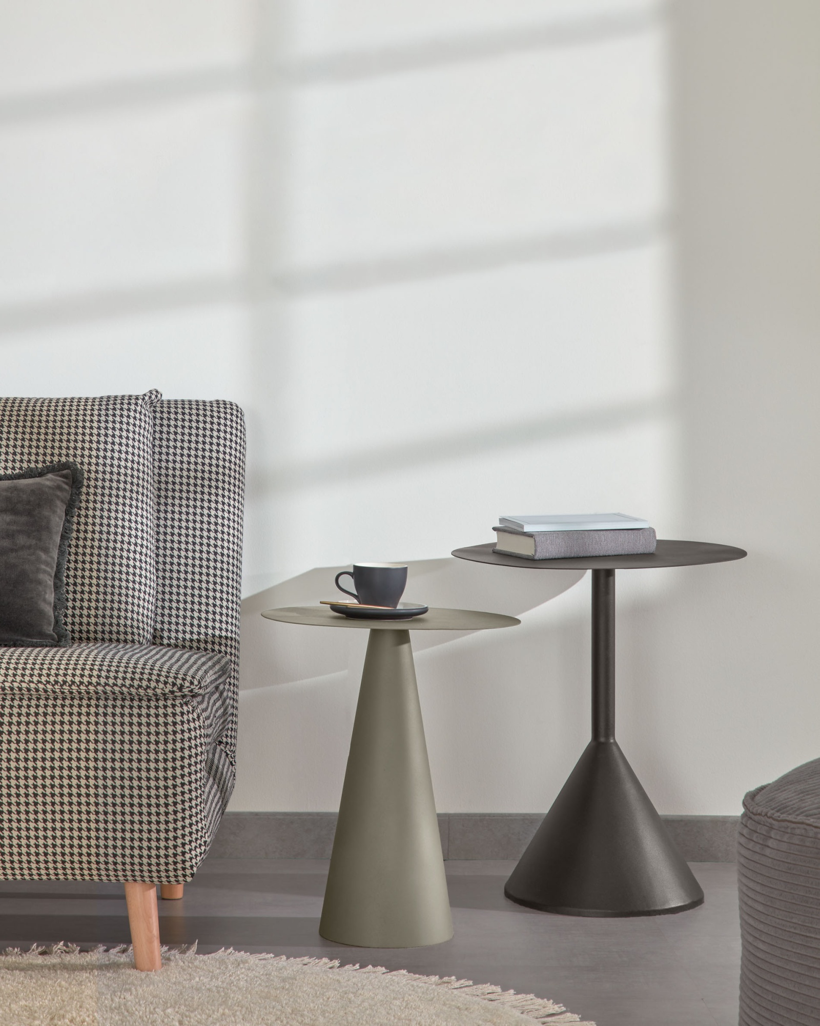 Приставной столик Shirel Ø 40 cm зеленый La Forma (ex Julia Grup)