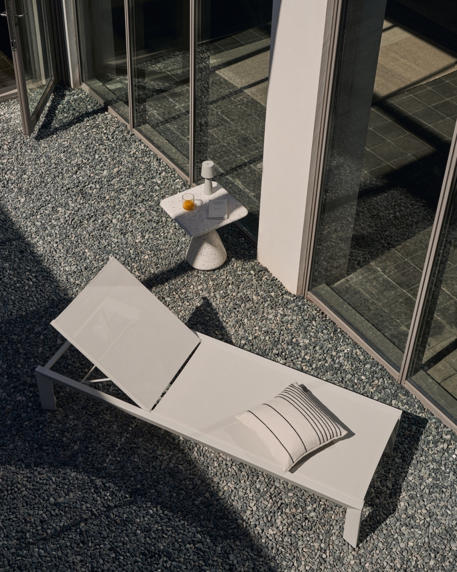 Canutells Алюминиевый шезлонг с белой отделкой La Forma (ex Julia Grup)