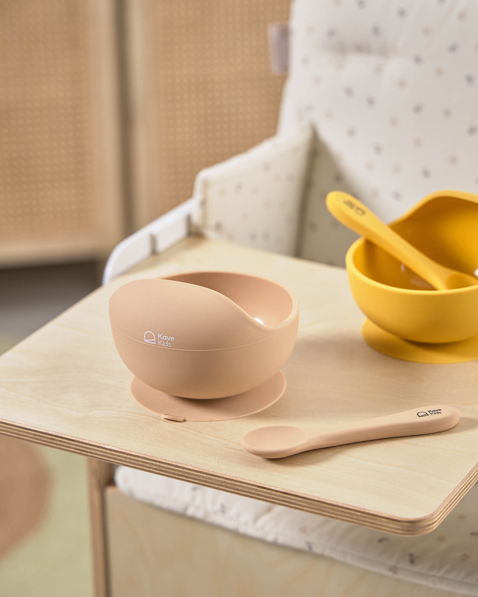 Поднос для кресла Nuun из березового шпона La Forma (ex Julia Grup)