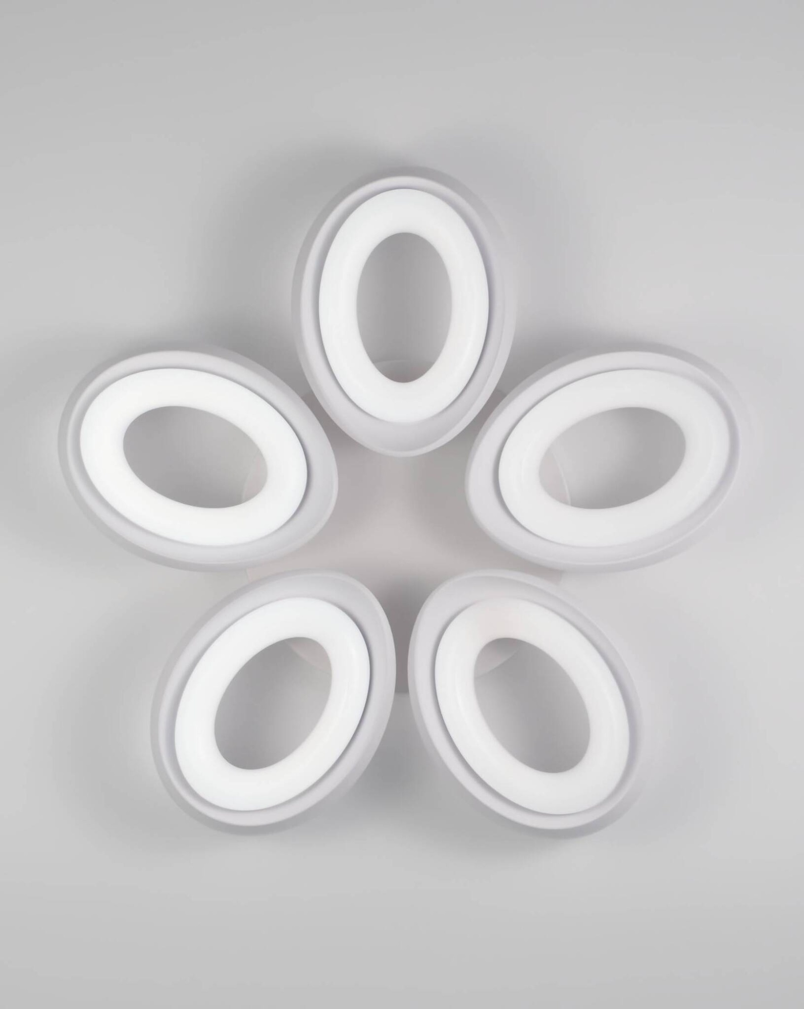 Светодиодная потолочная люстра с пультом Moderli V2881-CL Costa LED 120W