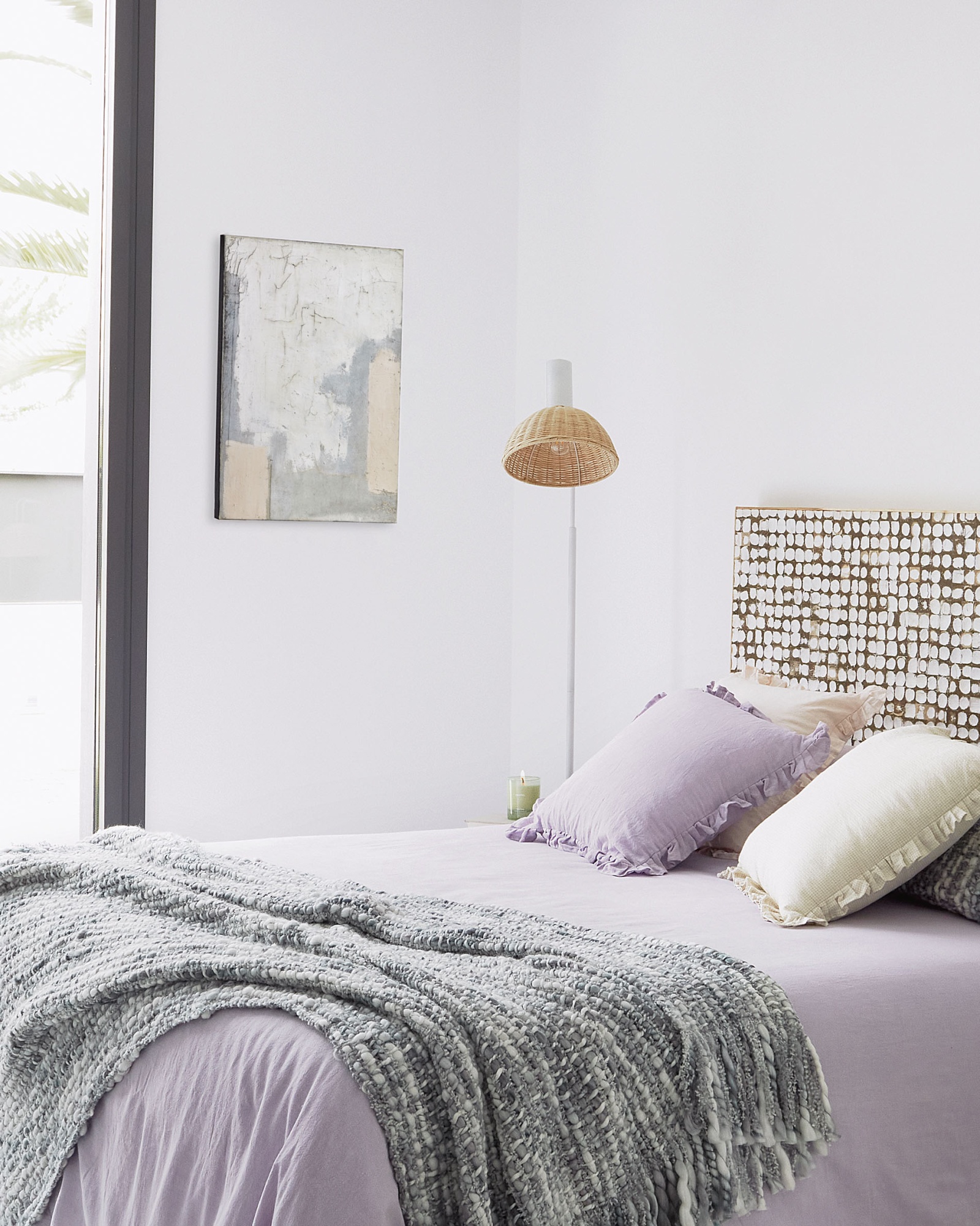 Торшер Damila из металла с белой отделкой и ротанга с натуральной отделкой La Forma (ex Julia Grup)